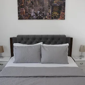 Luxury Center - Railways Station Apartamento